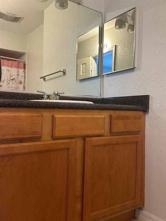 出租: $1,695 (2 贝兹, 2 浴室, 1178 平方英尺)