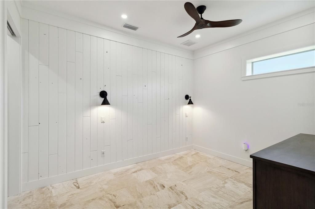 En Venta: $1,400,000 (4 camas, 3 baños, 2390 Pies cuadrados)