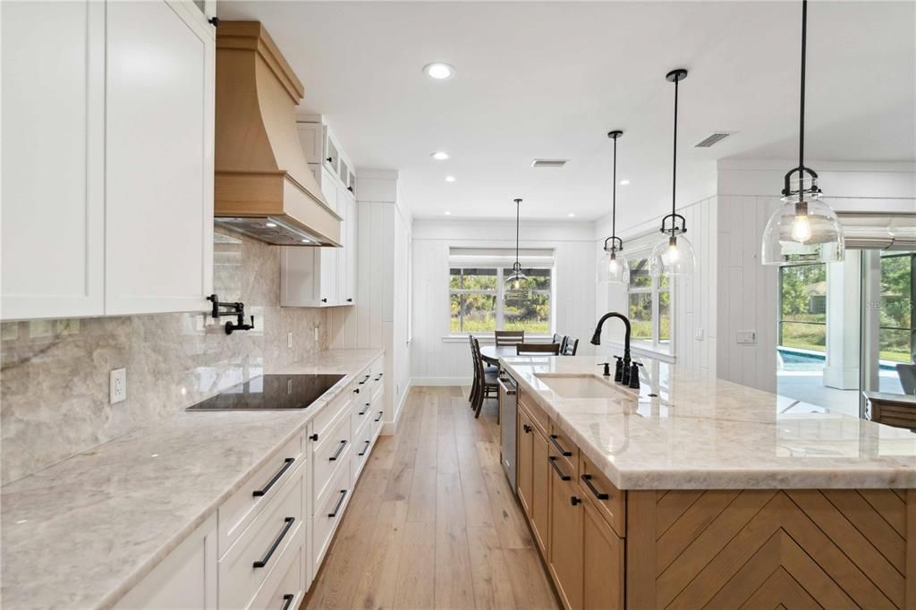 En Venta: $1,400,000 (4 camas, 3 baños, 2390 Pies cuadrados)