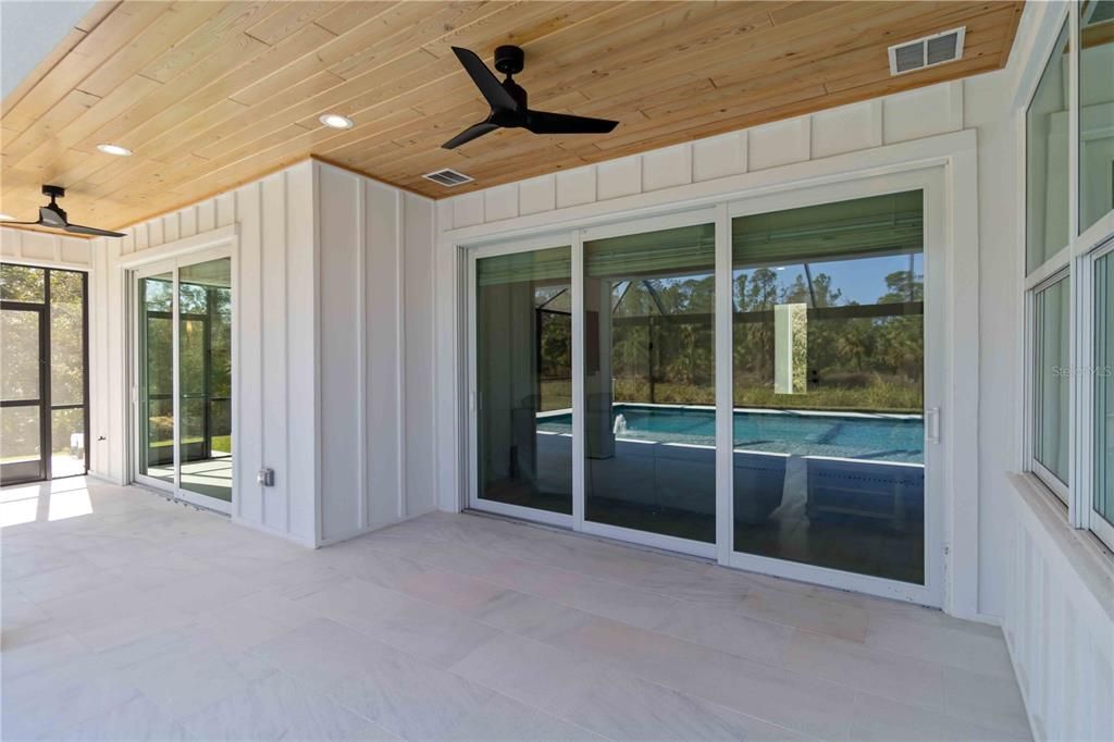 En Venta: $1,400,000 (4 camas, 3 baños, 2390 Pies cuadrados)