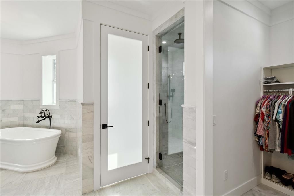 En Venta: $1,400,000 (4 camas, 3 baños, 2390 Pies cuadrados)