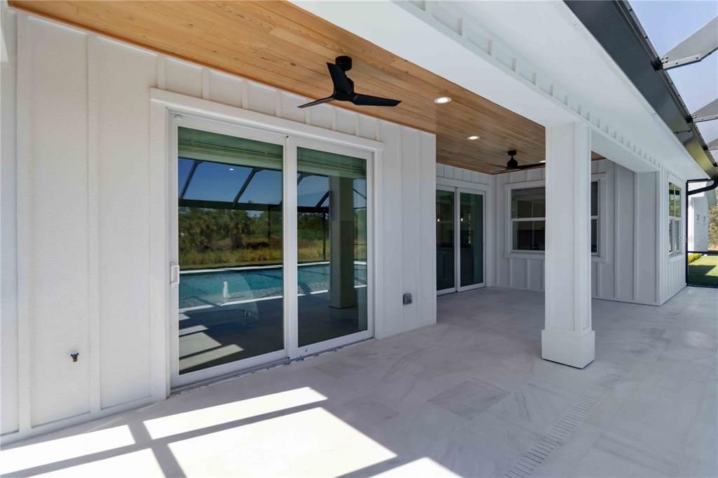 En Venta: $1,400,000 (4 camas, 3 baños, 2390 Pies cuadrados)