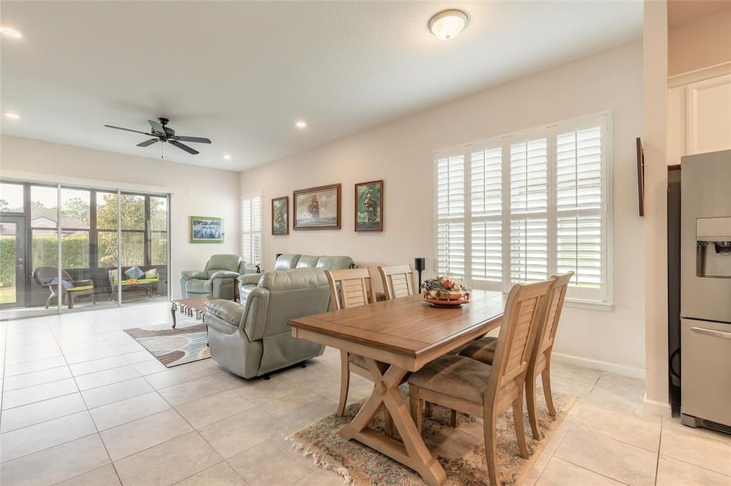 合同活跃: $339,900 (2 贝兹, 2 浴室, 1687 平方英尺)