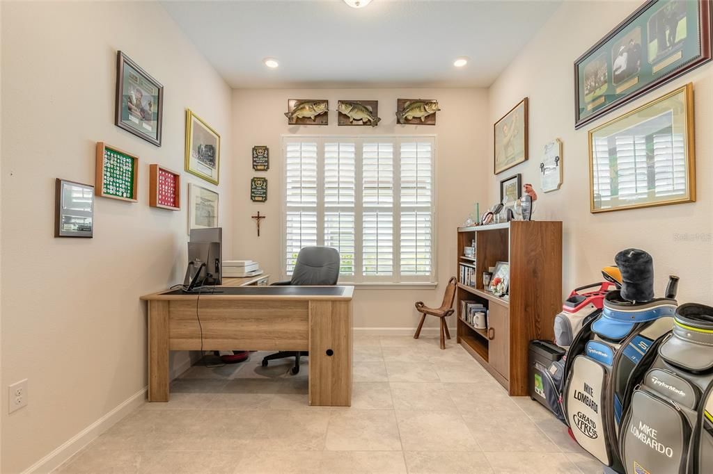 合同活跃: $339,900 (2 贝兹, 2 浴室, 1687 平方英尺)