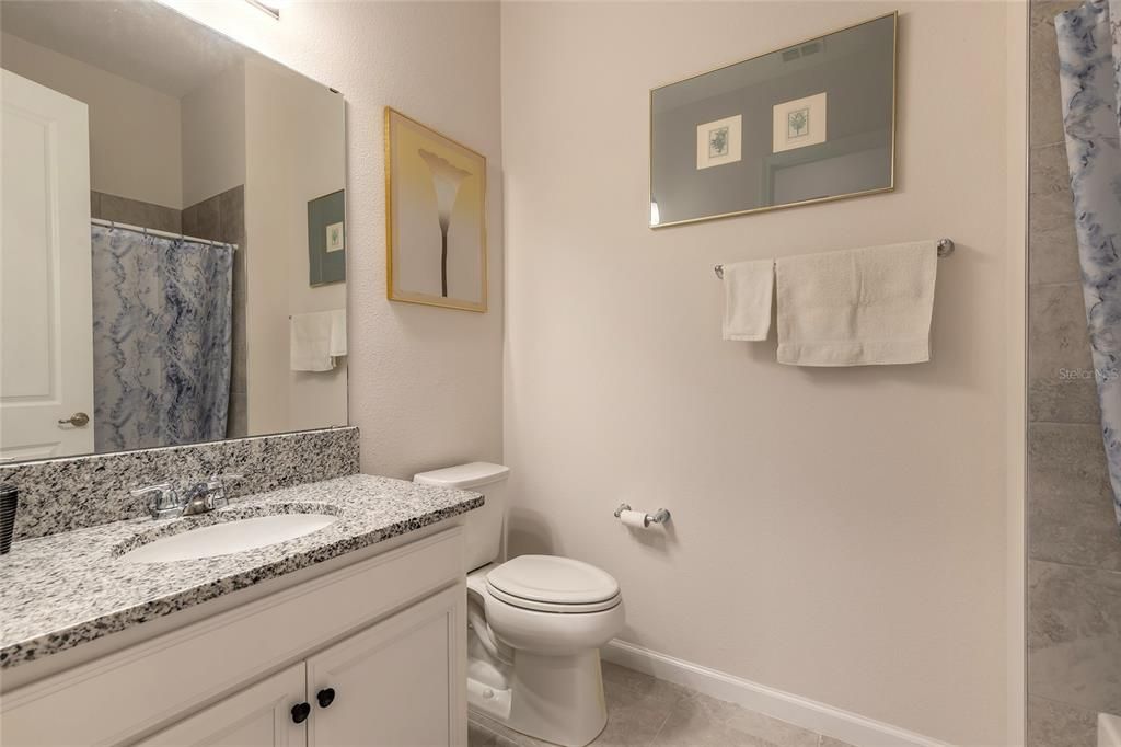 合同活跃: $339,900 (2 贝兹, 2 浴室, 1687 平方英尺)