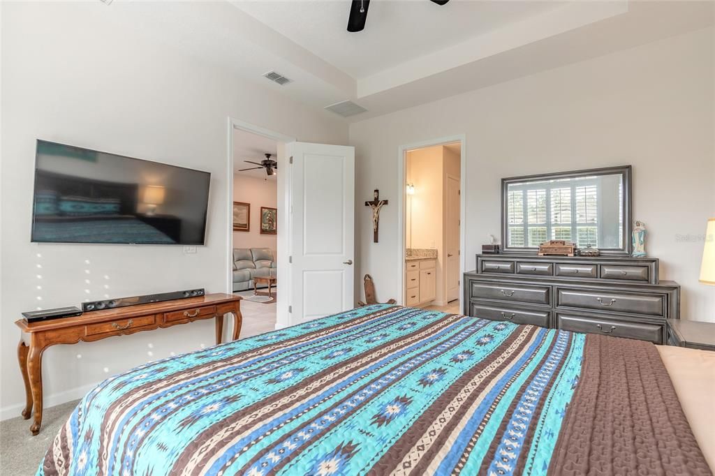 合同活跃: $339,900 (2 贝兹, 2 浴室, 1687 平方英尺)