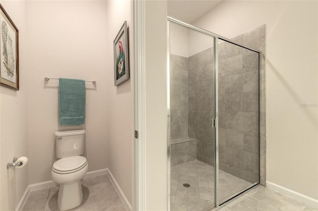 合同活跃: $339,900 (2 贝兹, 2 浴室, 1687 平方英尺)