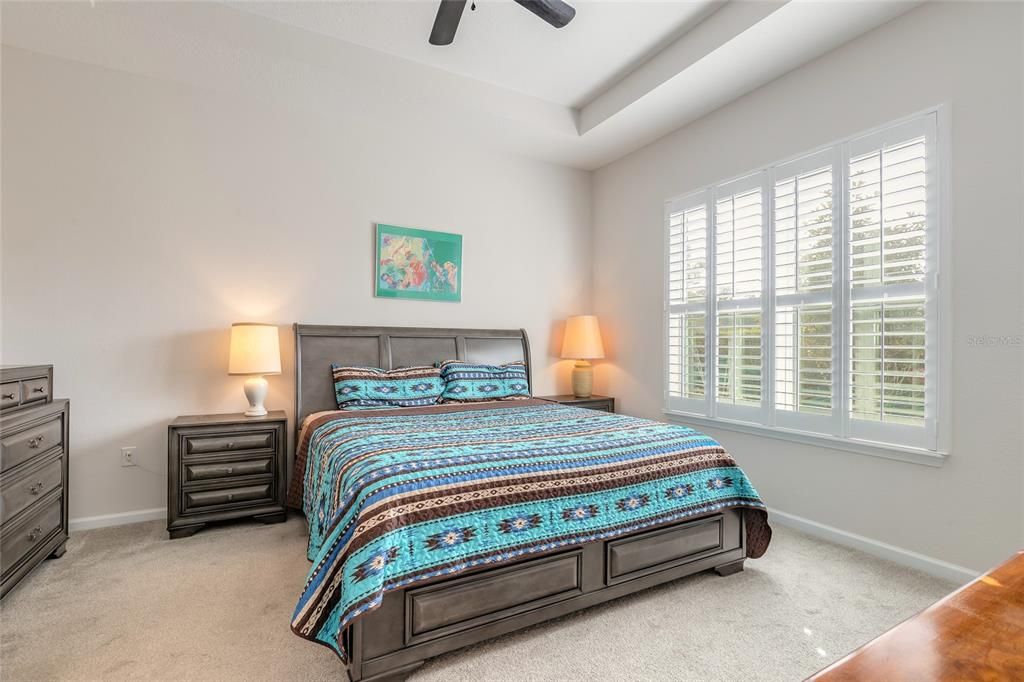 合同活跃: $339,900 (2 贝兹, 2 浴室, 1687 平方英尺)