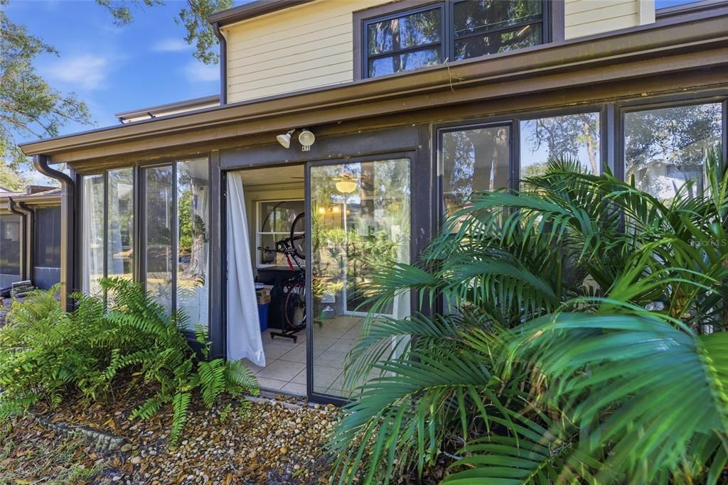 For Sale: $289,000 (2 beds, 2 baths, 1200 Square Feet)