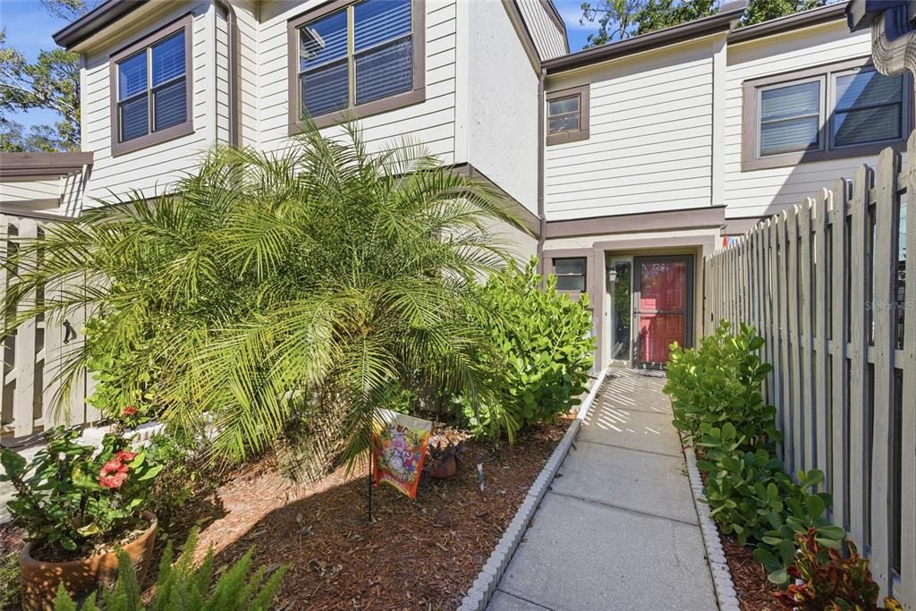 For Sale: $289,000 (2 beds, 2 baths, 1200 Square Feet)