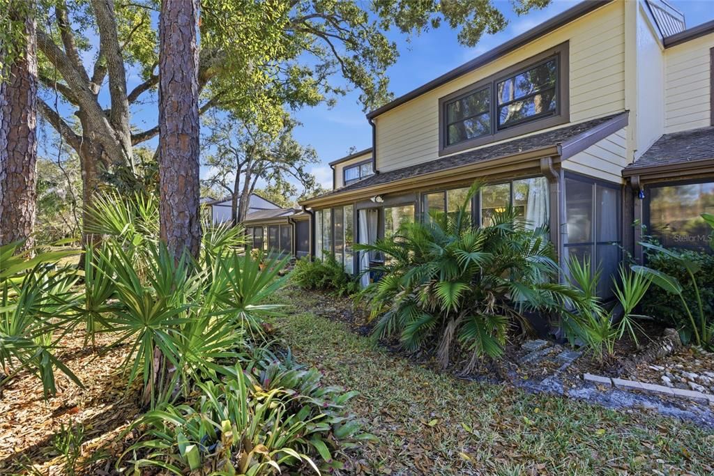 For Sale: $289,000 (2 beds, 2 baths, 1200 Square Feet)