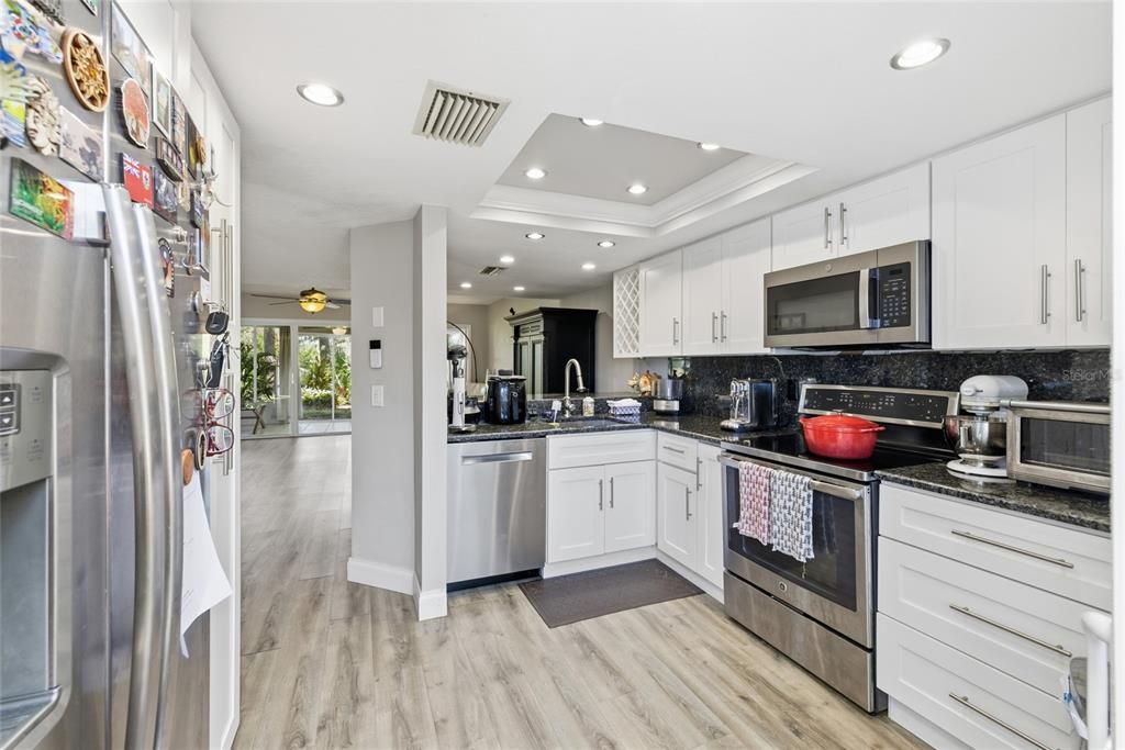 For Sale: $289,000 (2 beds, 2 baths, 1200 Square Feet)