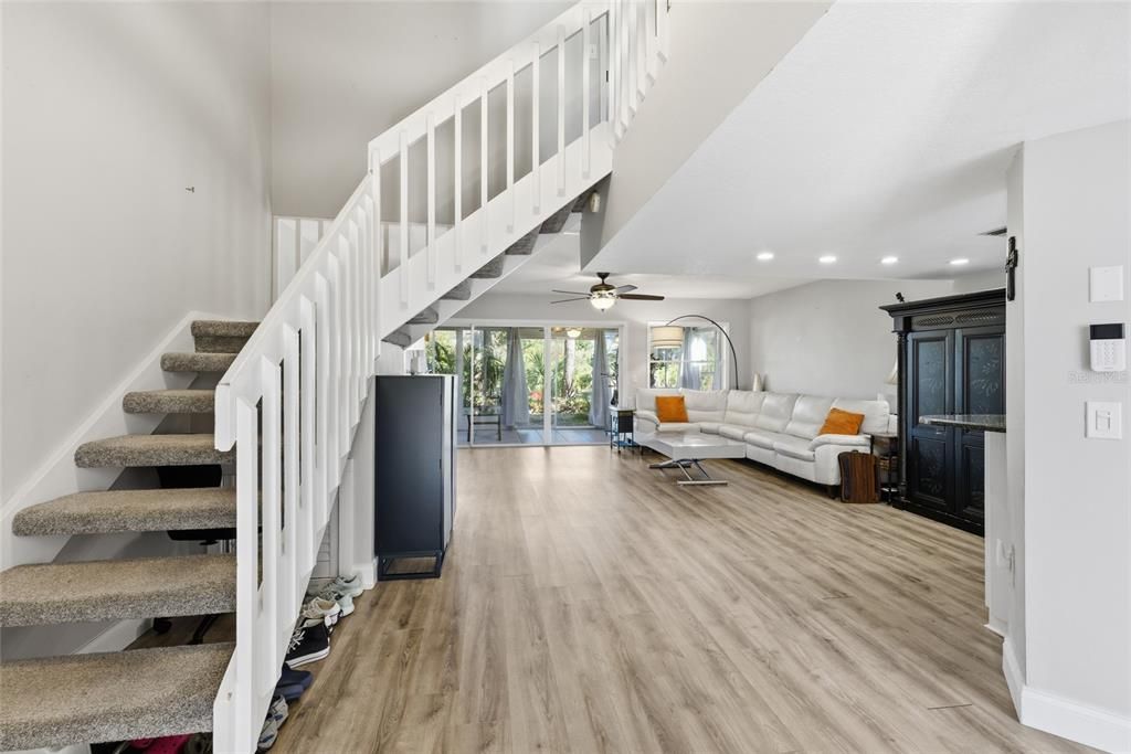 For Sale: $289,000 (2 beds, 2 baths, 1200 Square Feet)