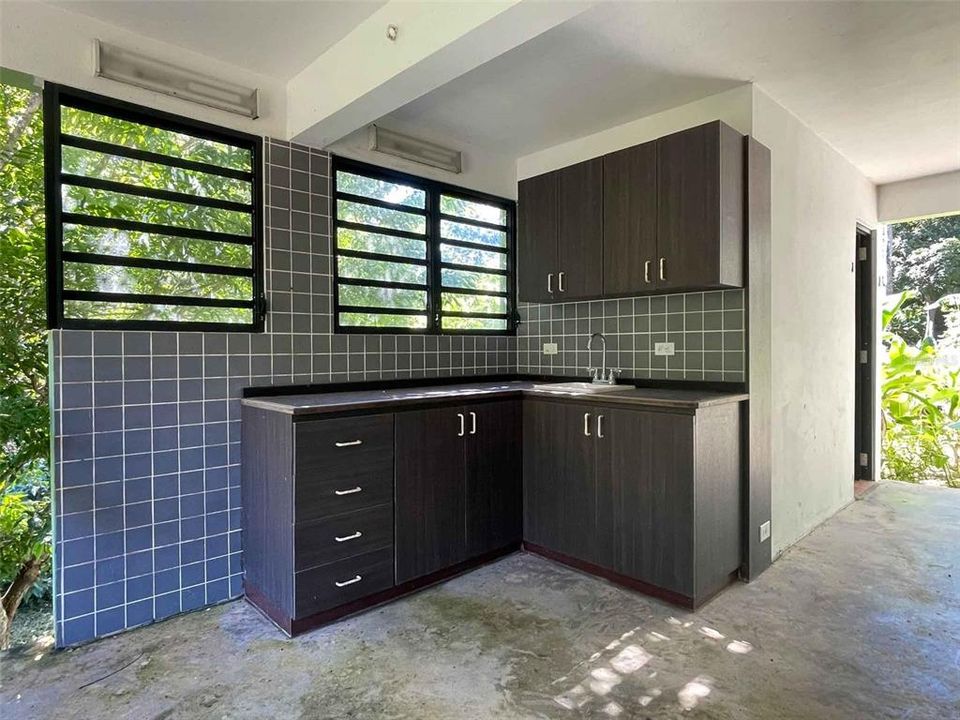 En Venta: $375,000 (3 camas, 4 baños, 1400 Pies cuadrados)