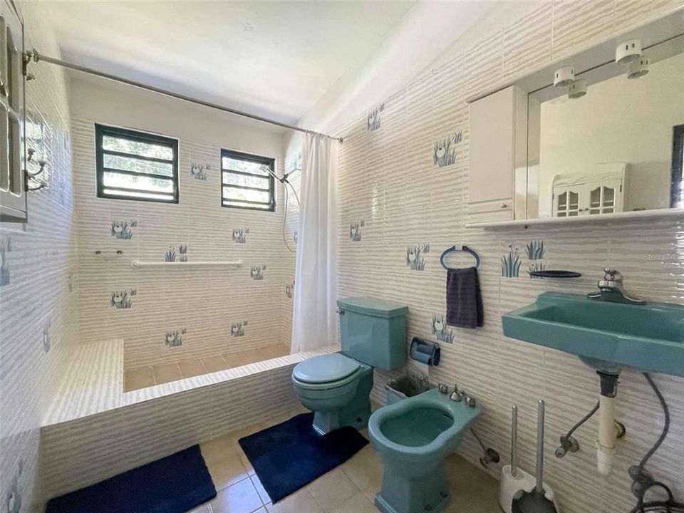 En Venta: $375,000 (3 camas, 4 baños, 1400 Pies cuadrados)