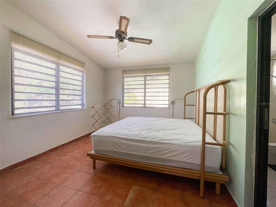 En Venta: $375,000 (3 camas, 4 baños, 1400 Pies cuadrados)