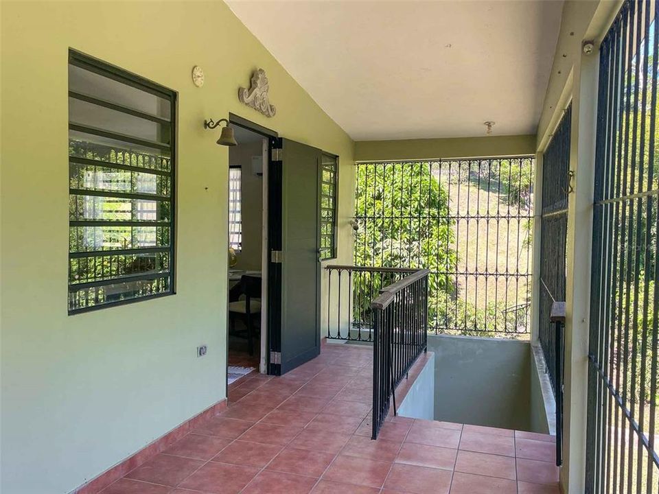 En Venta: $375,000 (3 camas, 4 baños, 1400 Pies cuadrados)