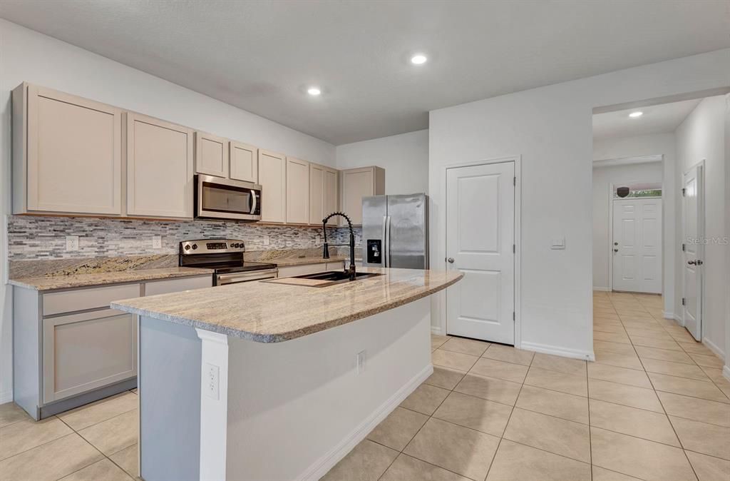 待售: $304,990 (3 贝兹, 2 浴室, 1707 平方英尺)