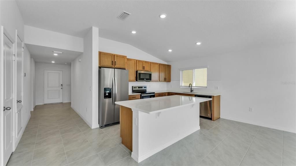 For Rent: $2,000 (4 beds, 2 baths, 1707 Square Feet)