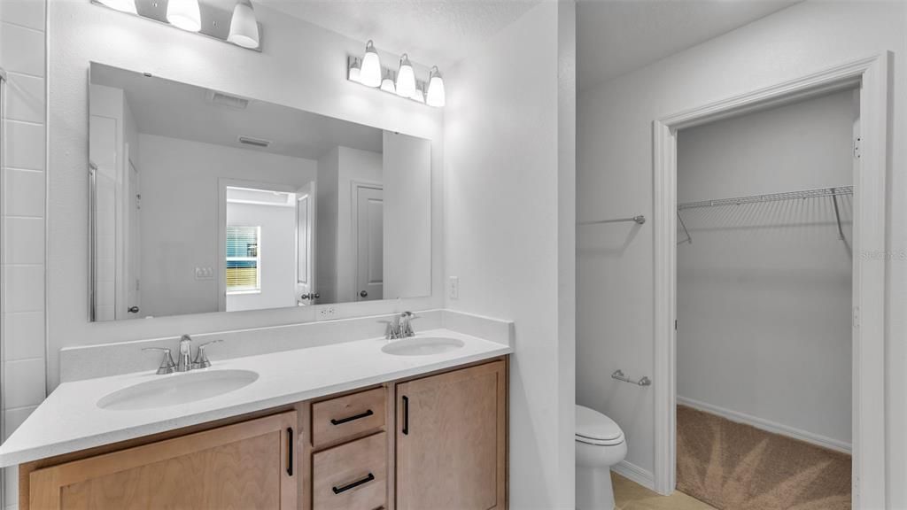 For Rent: $2,000 (4 beds, 2 baths, 1707 Square Feet)