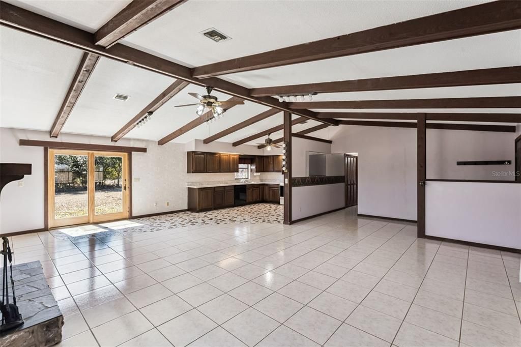 For Sale: $590,000 (3 beds, 2 baths, 1624 Square Feet)