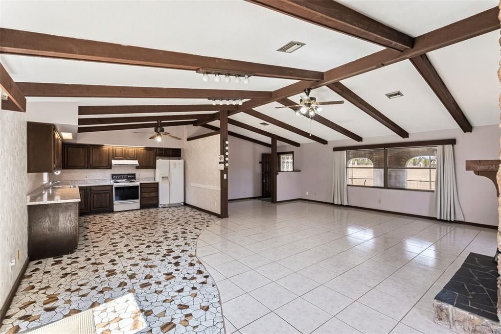 For Sale: $590,000 (3 beds, 2 baths, 1624 Square Feet)