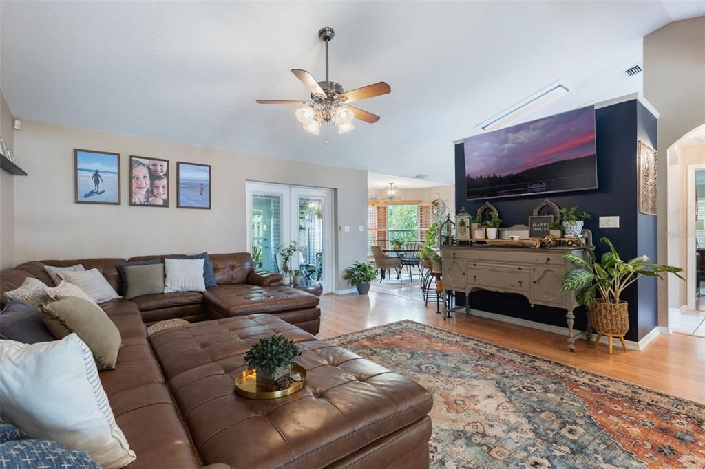 待售: $389,500 (3 贝兹, 2 浴室, 1649 平方英尺)