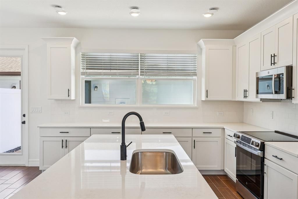 For Sale: $499,990 (3 beds, 2 baths, 1675 Square Feet)