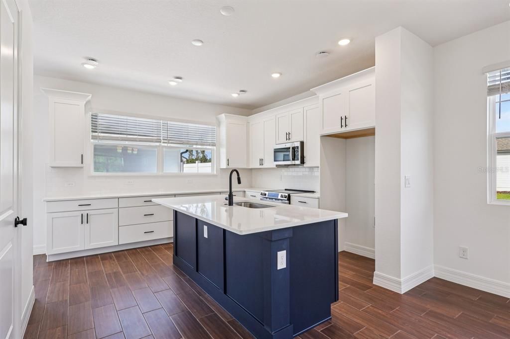 For Sale: $499,990 (3 beds, 2 baths, 1675 Square Feet)