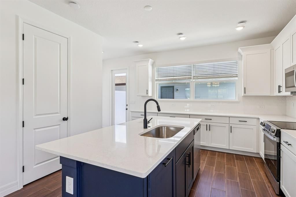 For Sale: $499,990 (3 beds, 2 baths, 1675 Square Feet)