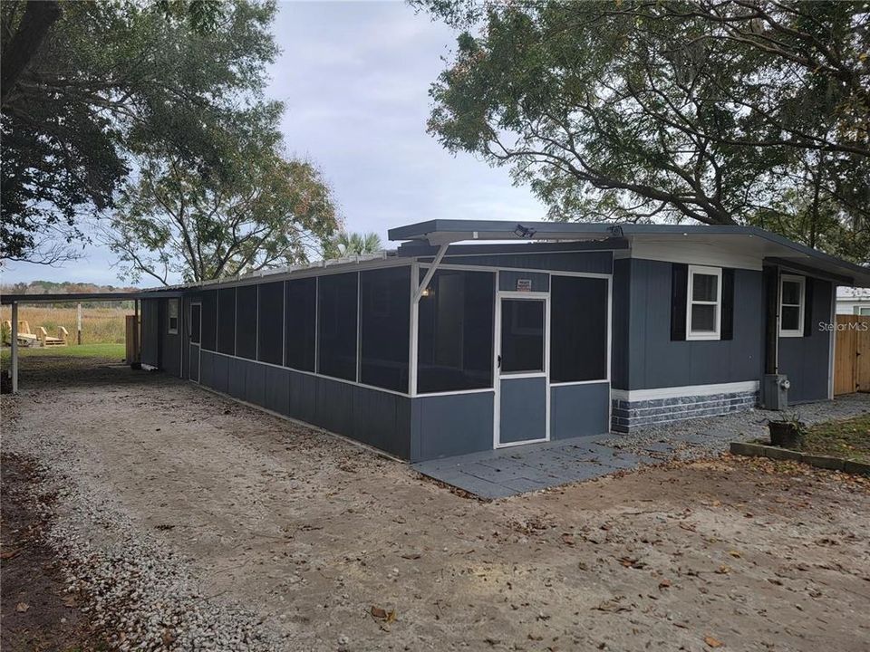 For Sale: $159,500 (3 beds, 1 baths, 1052 Square Feet)