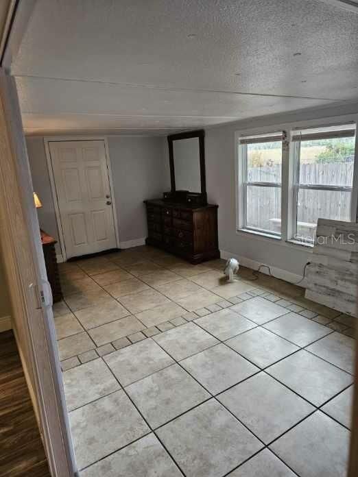 For Sale: $159,500 (3 beds, 1 baths, 1052 Square Feet)