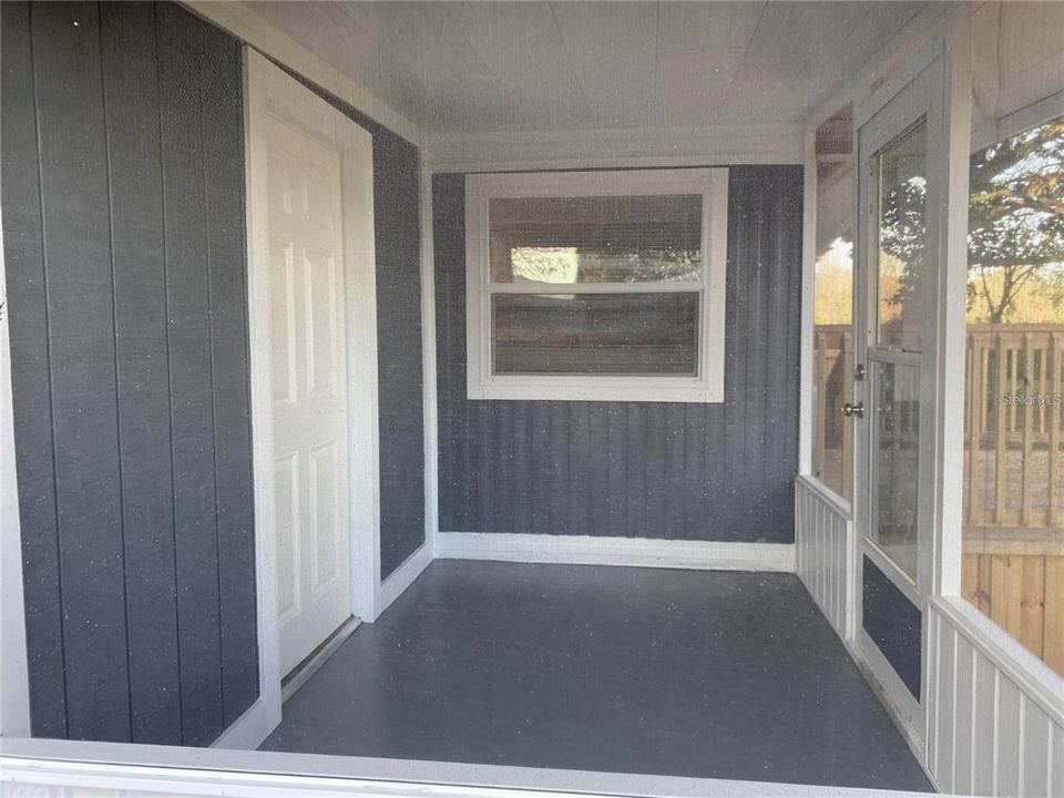 For Sale: $159,500 (3 beds, 1 baths, 1052 Square Feet)