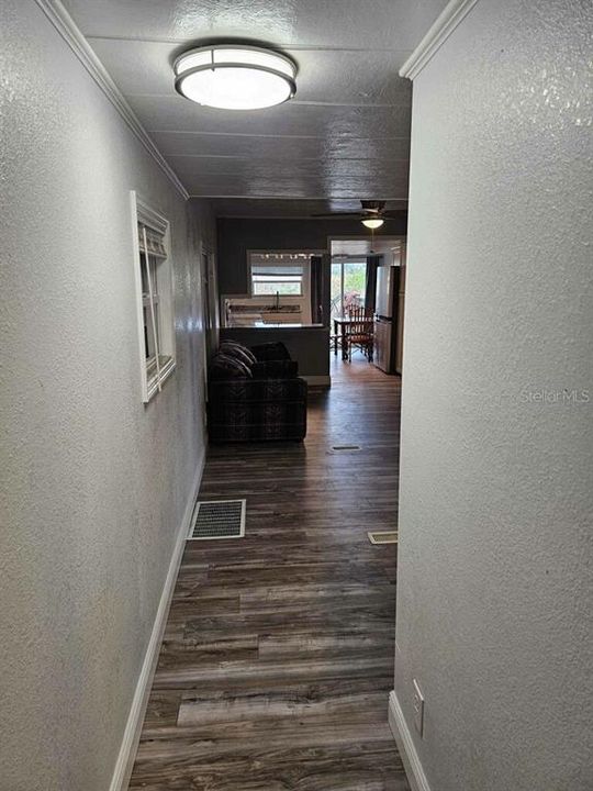 For Sale: $159,500 (3 beds, 1 baths, 1052 Square Feet)