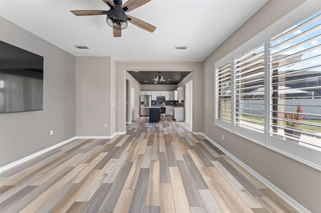 En Venta: $599,999 (4 camas, 2 baños, 2589 Pies cuadrados)