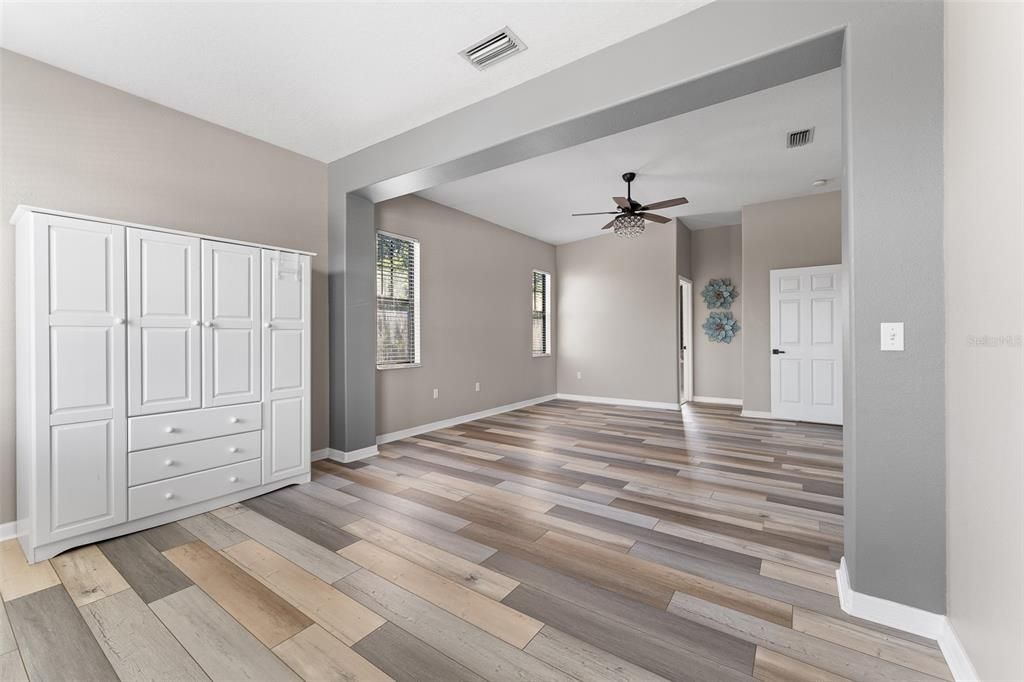 En Venta: $599,999 (4 camas, 2 baños, 2589 Pies cuadrados)