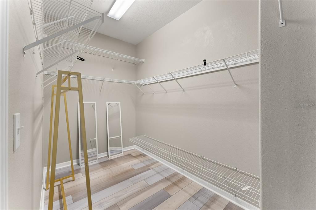 En Venta: $599,999 (4 camas, 2 baños, 2589 Pies cuadrados)