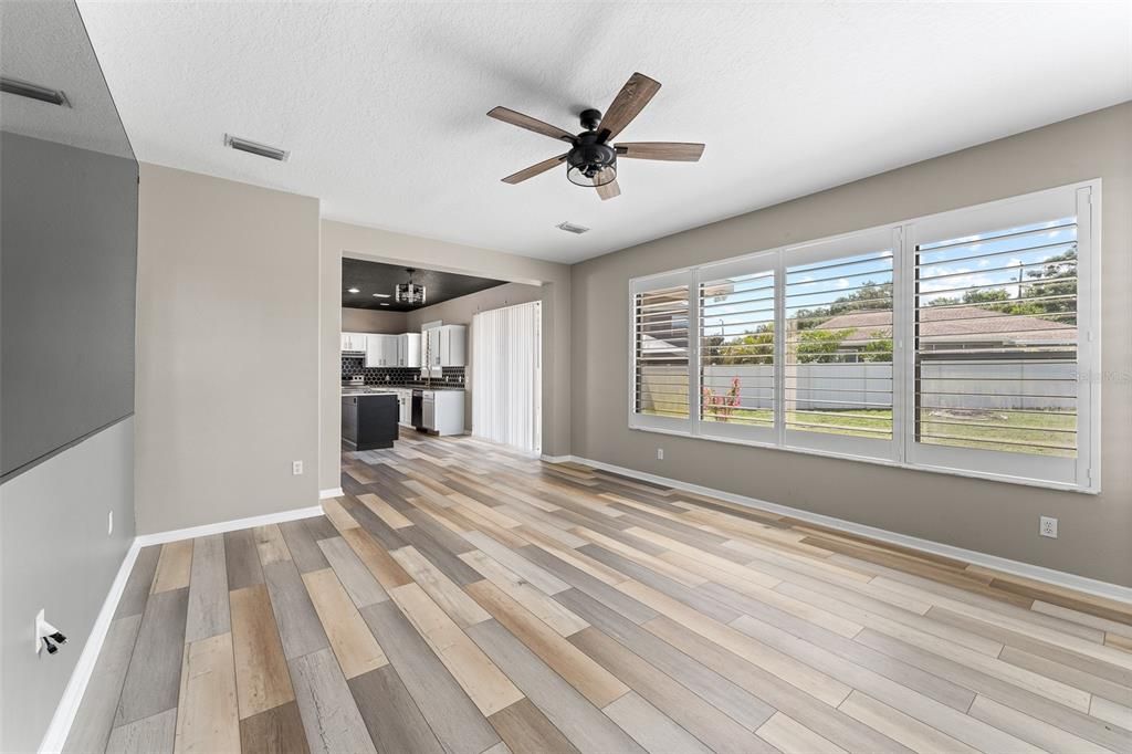 En Venta: $599,999 (4 camas, 2 baños, 2589 Pies cuadrados)