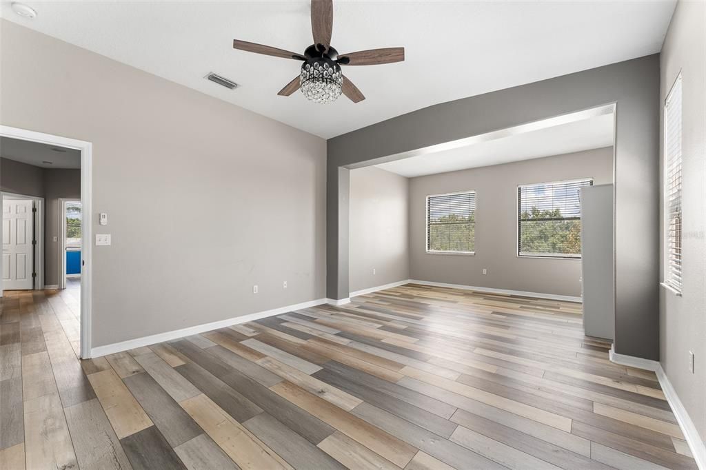 En Venta: $599,999 (4 camas, 2 baños, 2589 Pies cuadrados)