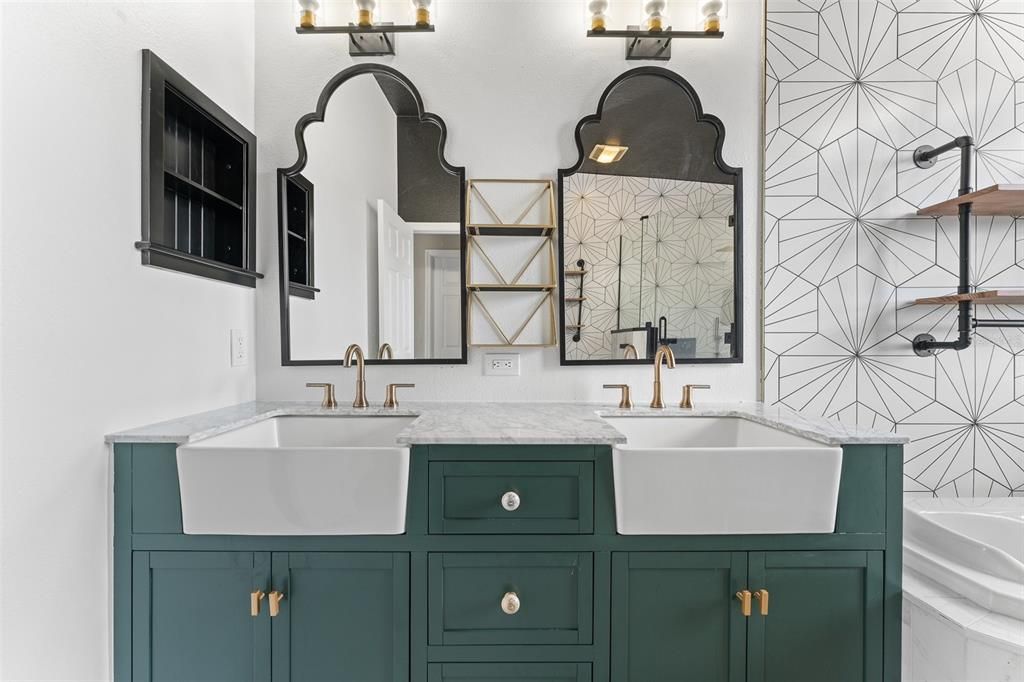 En Venta: $599,999 (4 camas, 2 baños, 2589 Pies cuadrados)