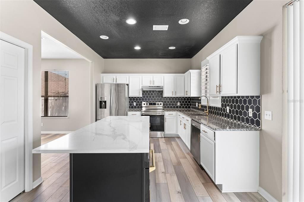 En Venta: $599,999 (4 camas, 2 baños, 2589 Pies cuadrados)