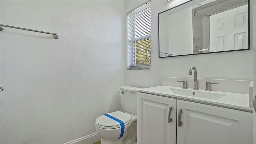 待售: $329,000 (4 贝兹, 2 浴室, 1170 平方英尺)