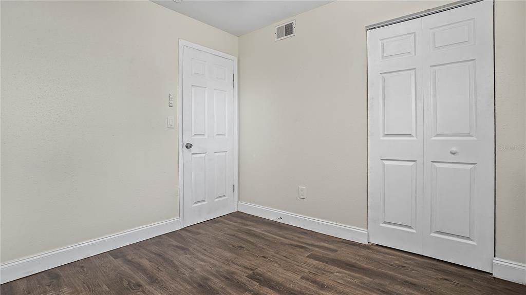 待售: $329,000 (4 贝兹, 2 浴室, 1170 平方英尺)