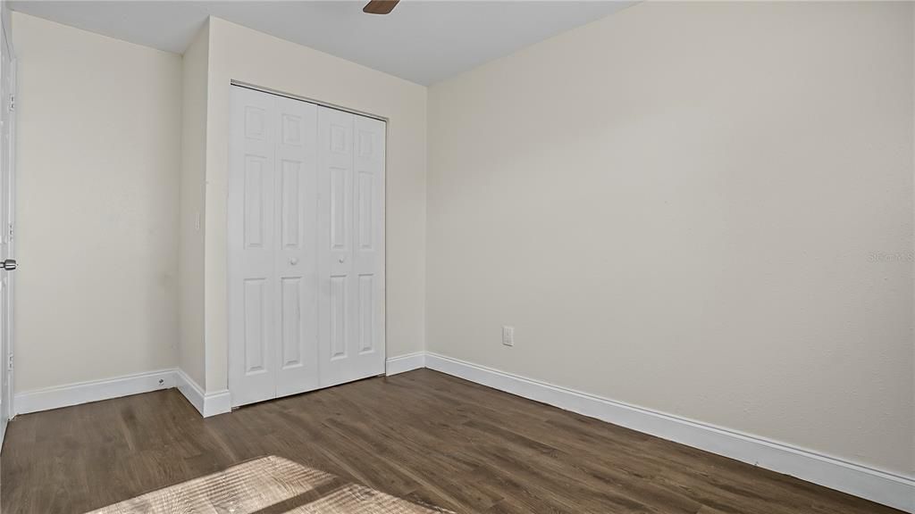 待售: $329,000 (4 贝兹, 2 浴室, 1170 平方英尺)