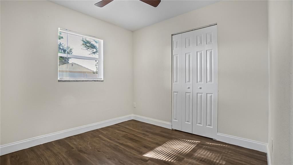 待售: $329,000 (4 贝兹, 2 浴室, 1170 平方英尺)