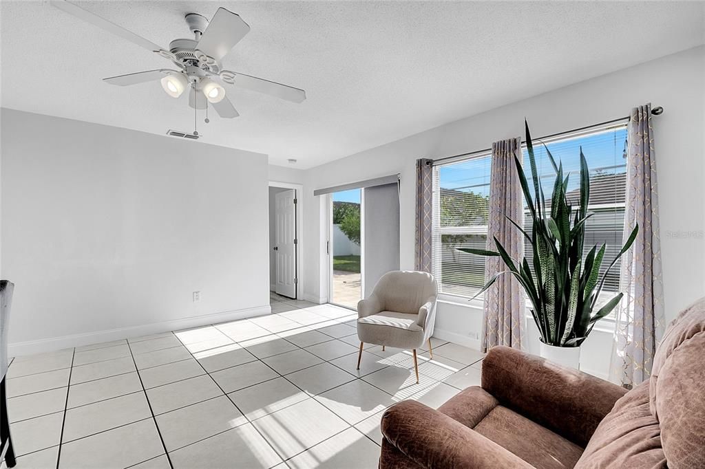 На продажу: $430,000 (3 спален, 2 ванн, 1934 Квадратных фут)