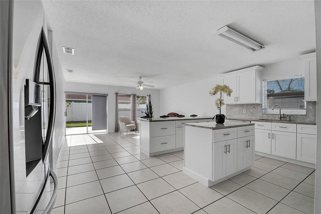 На продажу: $430,000 (3 спален, 2 ванн, 1934 Квадратных фут)