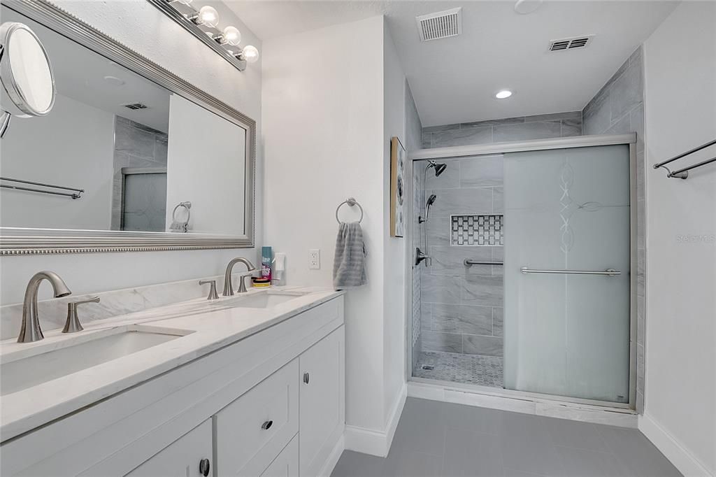 На продажу: $430,000 (3 спален, 2 ванн, 1934 Квадратных фут)