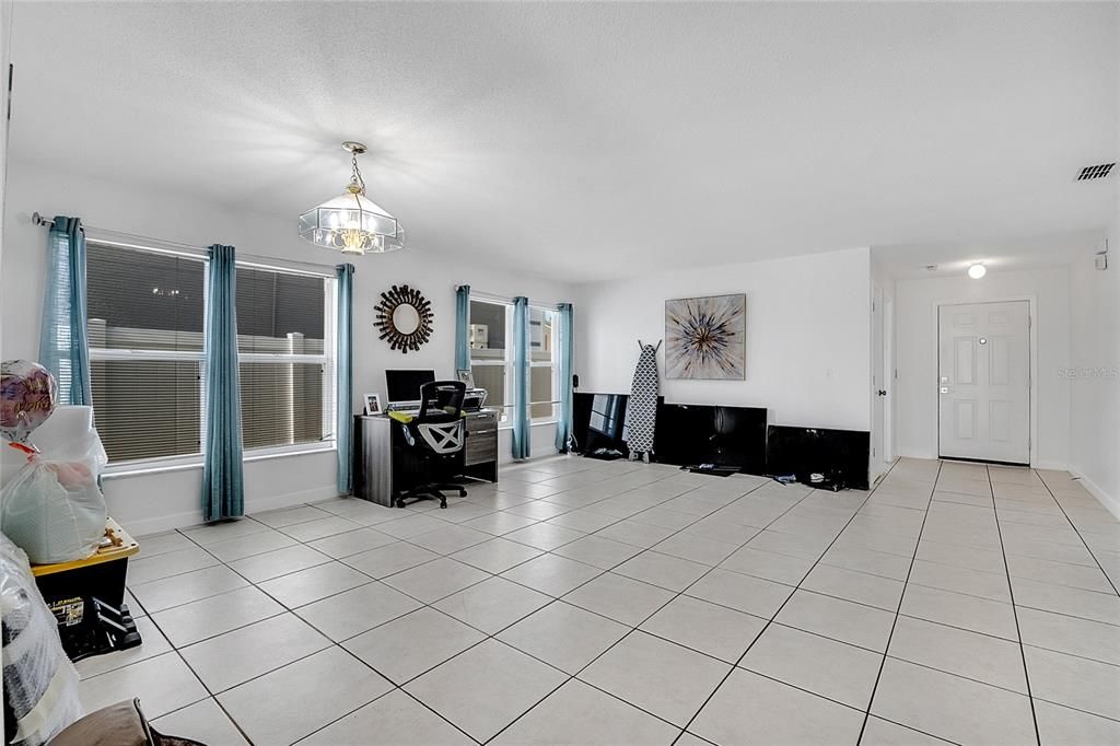 На продажу: $430,000 (3 спален, 2 ванн, 1934 Квадратных фут)