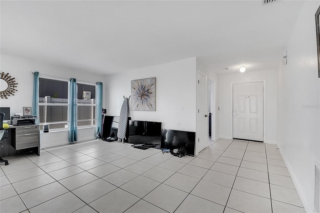 На продажу: $430,000 (3 спален, 2 ванн, 1934 Квадратных фут)